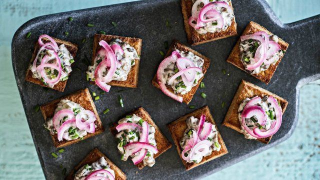 10 рецептов вкусных салатов с маринованными грибами 