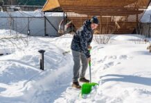 10 ошибок, которые вы совершаете при очистке дома и участка от снега