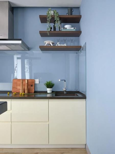 Фартук для кухни из стекла: 72 красивых фото и советы по выбору этой отделки
