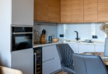 Фартук для кухни из стекла: 72 красивых фото и советы по выбору этой отделки