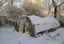 Чем очистить крышу теплицы из поликарбоната от снега