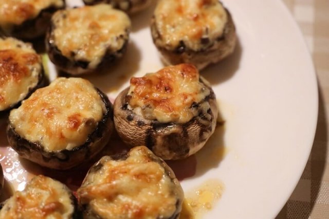 Чем перекусить на даче: 7 быстрых и вкусных блюд для весенней поездки за город 