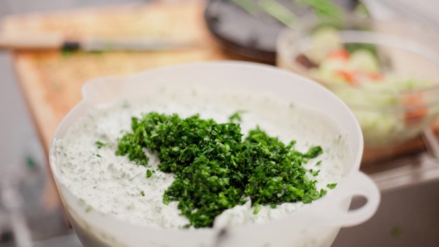 Зеленые соусы на любой вкус: к мясу, птице, рыбе 