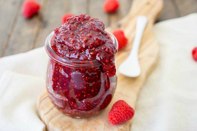 12 рецептов невероятно вкусного малинового варенья на зиму 