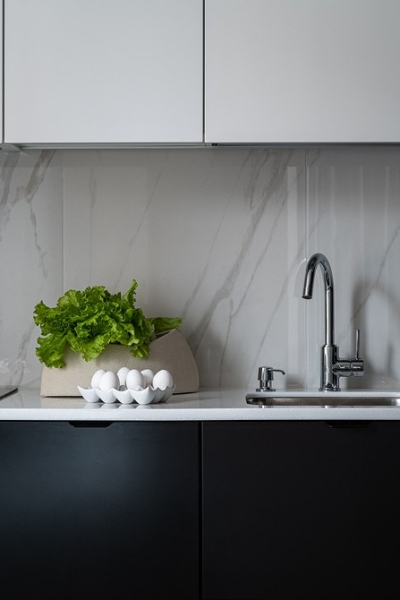 Как дизайнер сделала из стандартной однушки почти двушку: уютный интерьер квартиры 49 кв. м