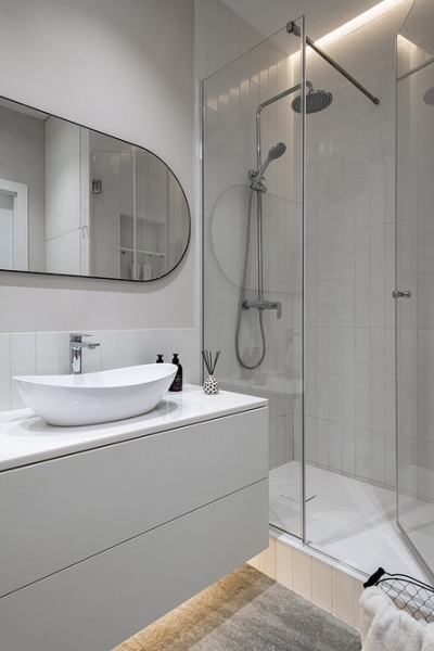 Как дизайнер сделала из стандартной однушки почти двушку: уютный интерьер квартиры 49 кв. м