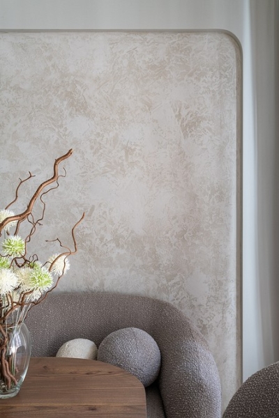 Аналог кухонного «уголка»: 6 дизайнерских кухонь с диванчиком вместо стульев