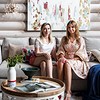 Как оформить деревянный дом в классическом стиле: пример интерьера для трех поколений семьи