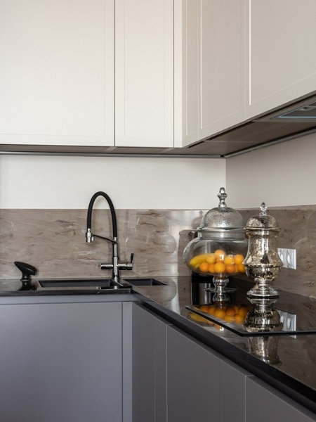 Маленькая площадь и стиль американской классики: как дизайнер оформила квартиру в Москве