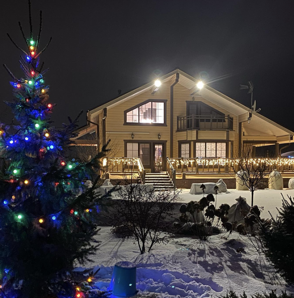 7 невероятных идей для украшения дачи к Новому году | ivd.ru