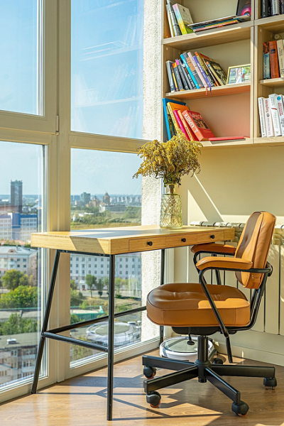 Рабочая зона у окна: советы по обустройству и идеи для разных комнат (92 фото) | ivd.ru