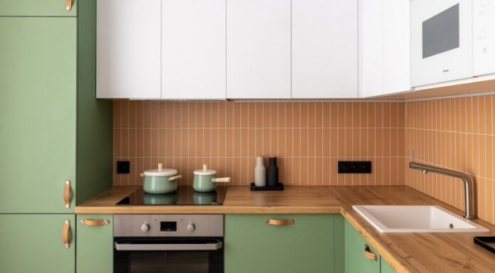 jarkie-cveta-i-bjudzhetnyj-dekor-odnushka-34-kv-m-dlja-molodoj-pary-ivdru-04b5d65