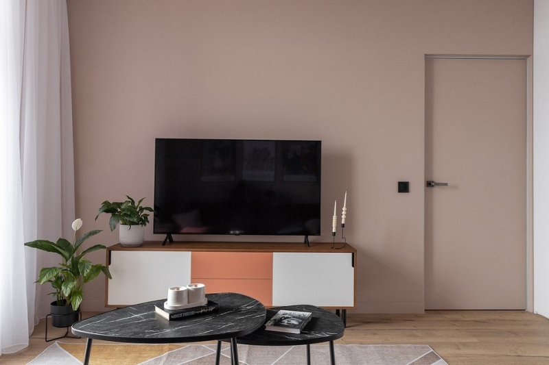 Яркие цвета и бюджетный декор: однушка 34 кв. м для молодой пары | ivd.ru