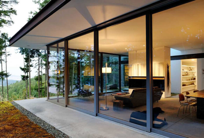 panoramnoe-osteklenie-kottedzhey