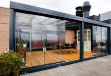 Безрамное остекление в современном доме