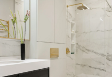 8 красивых идей для хранения в душевой кабине