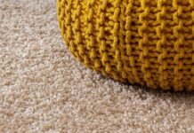 Как почистить ковролин: 5 лучших средств, способы очистки от пятен и запаха