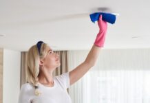 Как помыть потолок: лучшие средства, 3 способа для натяжного и окрашенного потолка