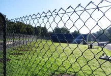 Какую сетку для забора лучше использовать?