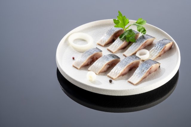 Старый Новый год в стиле 90-х: какие блюда поставить на стол 