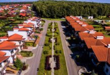 Жизнь в коттеджном поселке: плюсы и минусы