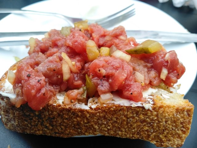 Что будет, если съесть сырое мясо 