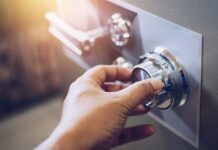 Почему вскрытие сейфа стоит доверить профессионалам?