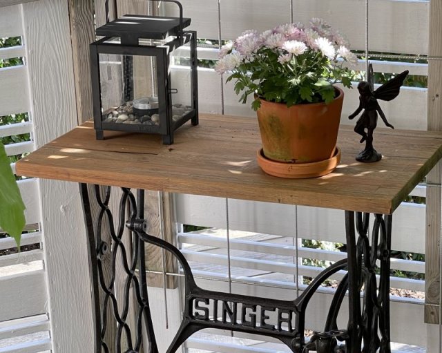 5 простых садовых столиков, которые можно сделать своими руками 