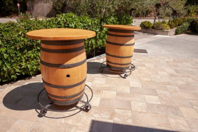 5 простых садовых столиков, которые можно сделать своими руками 