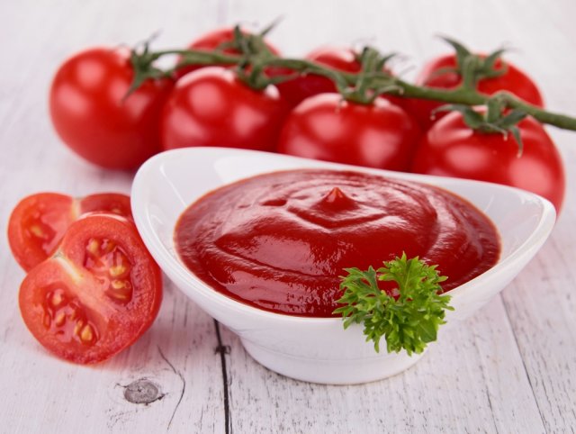 Блюда, которые можно приготовить из томатов (и ими же украсить) 