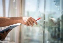 Большинство судебных споров между покупателями и застройщиками происходит из-за дефектов остекления — Строительная газета