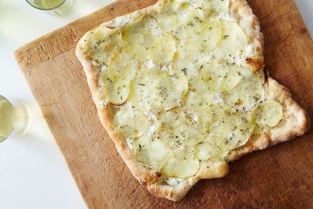 8 несложных и невероятно вкусных блюд из молодой картошки 