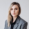 Бабушкина скатерть, старинный буфет, потрясающая отделка: семейный дом 220 кв. м с заботой об истории