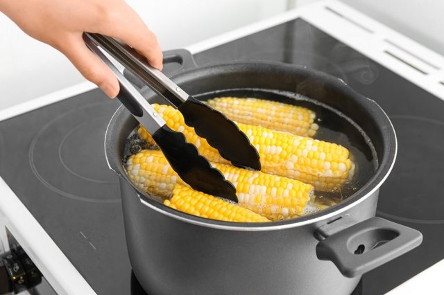 Как вкусно приготовить кукурузу на зиму и на каждый день 